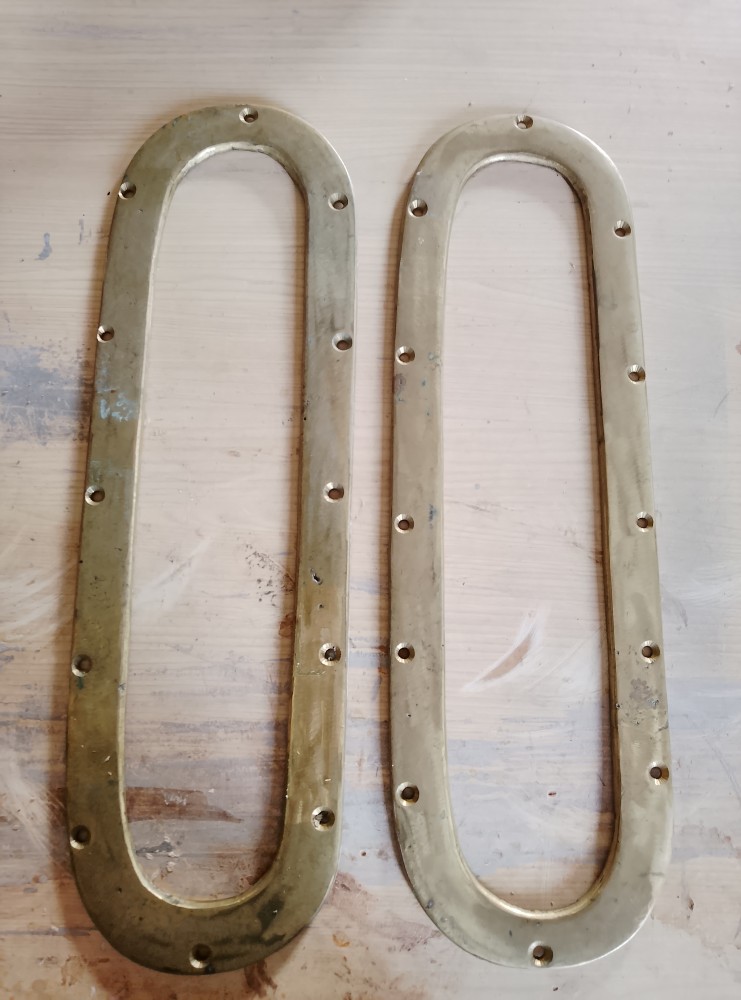 image of bronze window surrounds