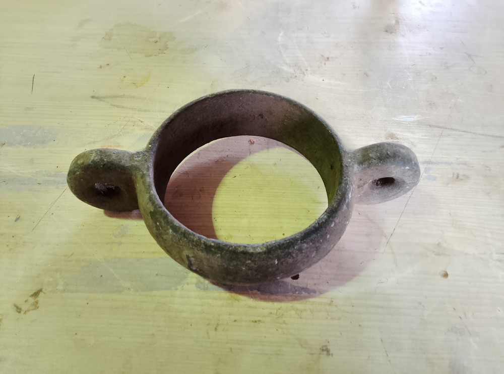 image of a galvanised steel mast head ring